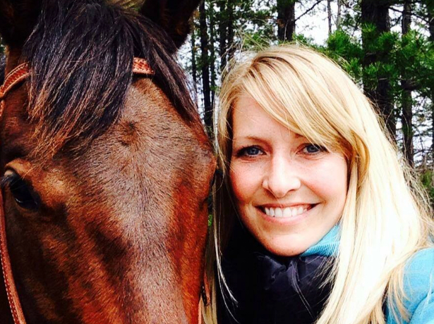 Wise Equine veterinarian with a chestnut horse